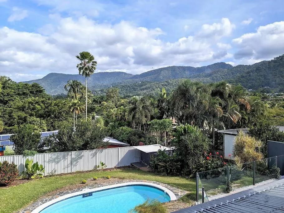 Elevated Entertainer - Modern, Spacious & Stylish East Trinity 0*,